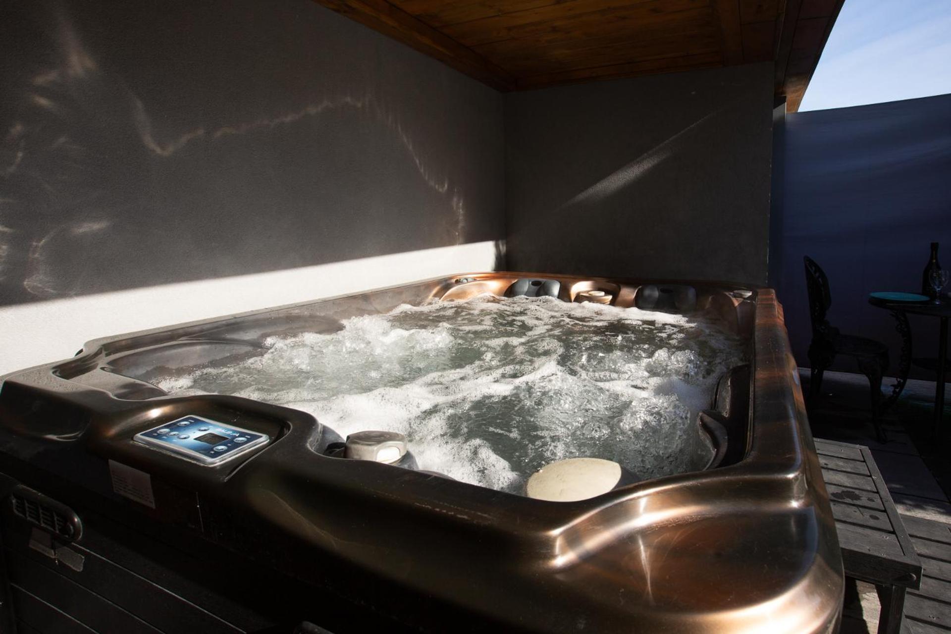 Gites Spa Strasbourg - Studio Romantique, Jacuzzi, Sauna, Terrasse Privee Furdenheim Eksteriør billede