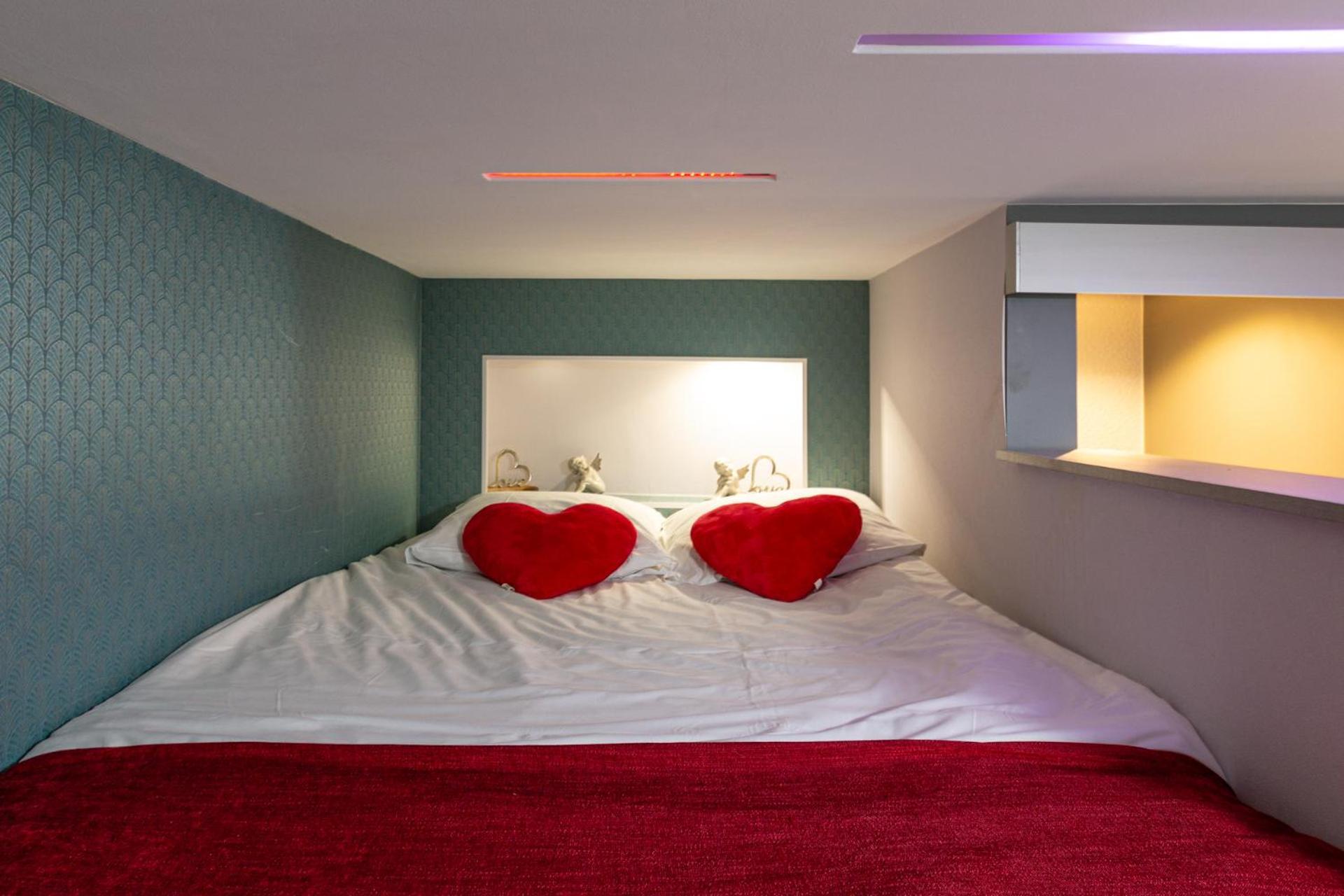 Gites Spa Strasbourg - Studio Romantique, Jacuzzi, Sauna, Terrasse Privee Furdenheim Eksteriør billede